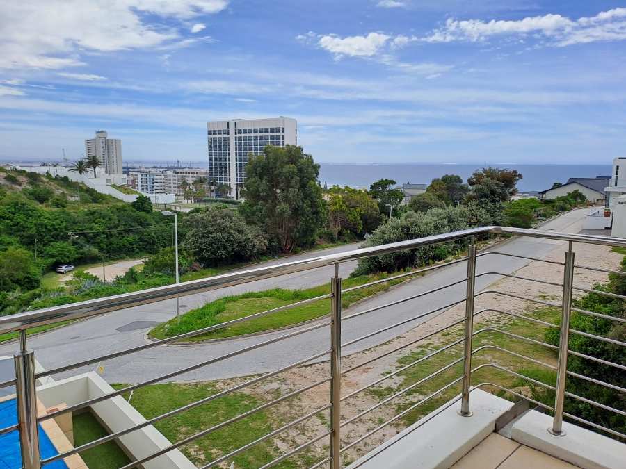 2 Bedroom Property for Sale in Summerstrand Eastern Cape